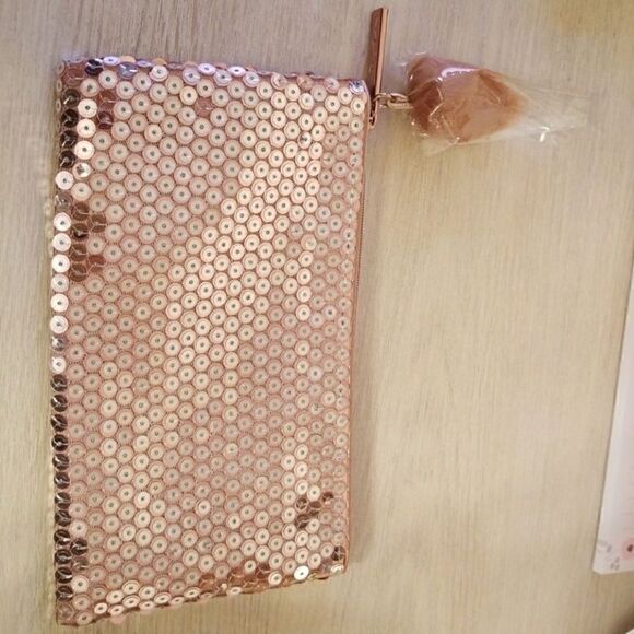 Mac gold sequin makeup bag - Picture 4 of 5